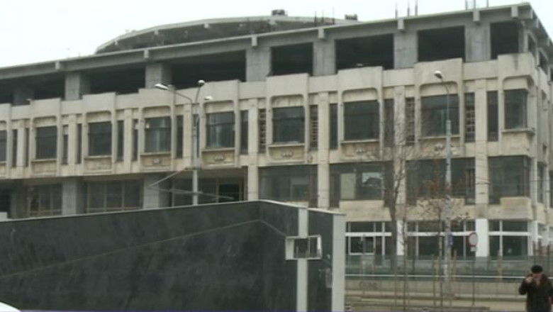 „Circul foamei” de la Piata Unirii din Bucuresti, un mall esuat Imagine