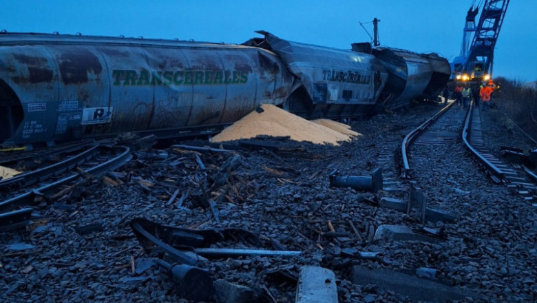Circulatia trenurilor a fost reluata pe ruta Craiova-Caracal la patru zile dupa ce un marfar cu cereale a deraiat Imagine