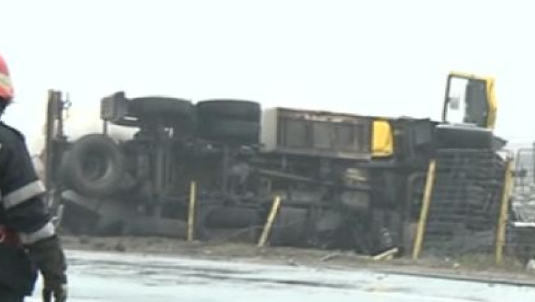 Cisterna cu GPL, rasturnata pe DN6. Drumul este blocat Imagine