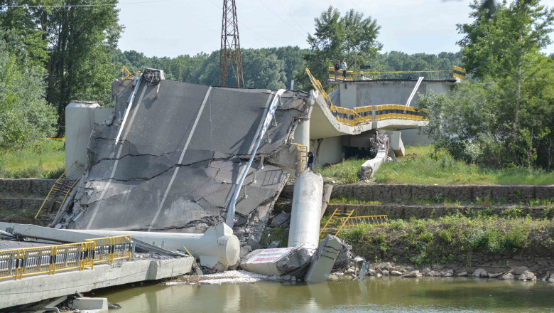 Ciuca a cerut tragerea la raspundere a celor vinovati de prabusirea podului din Neamt. Premierul trimite armata sa gaseasca solutii Imagine