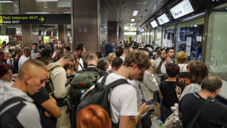 Ciuca, dupa suspendarea zborurilor Blue Air: „Nu putem lasa romanii sa astepte in aeroporturi”. Premierul cere deblocarea situatiei Imagine
