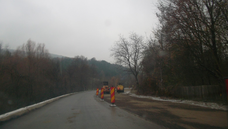 CJ Bihor a alocat mai multi bani in 2013 pentru reparatii la drumuri Imagine