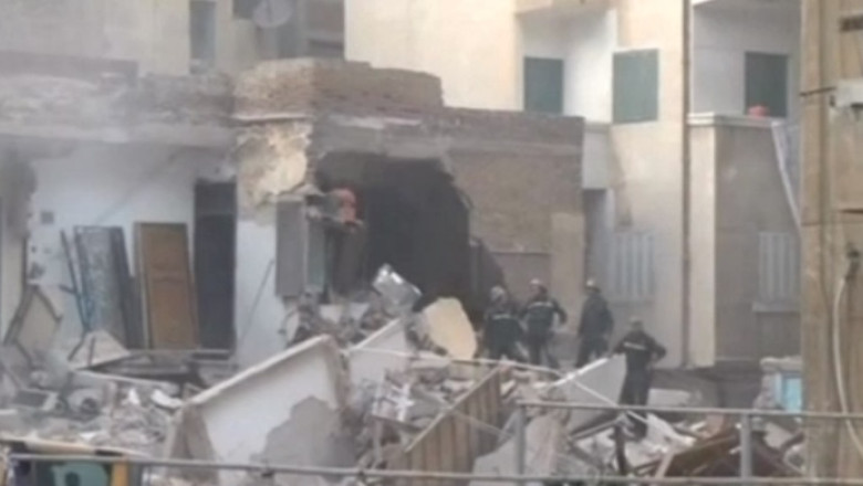Cladire prabusita in Alexandria. Cel putin doua persoane si-au pierdut viata Imagine