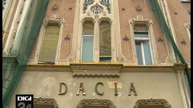 Cladire simbol, lasata in voia sortii. Hotelul Dacia din Satu Mare a ajuns o ruina Imagine