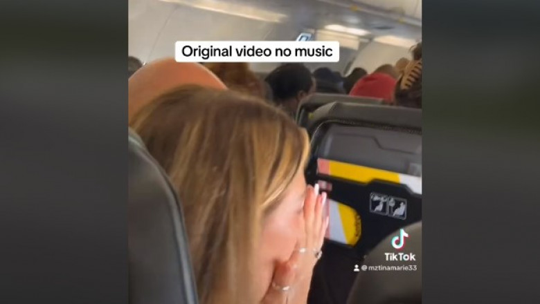 Clipe de groaza la bordul unui avion, dupa ce pilotul a anuntat ca va ateriza de urgenta pe apa Imagine