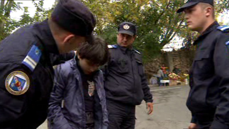 Clipe de spaima la pelerinaj pentru trei familii - si-au pierdut copiii in multime Imagine