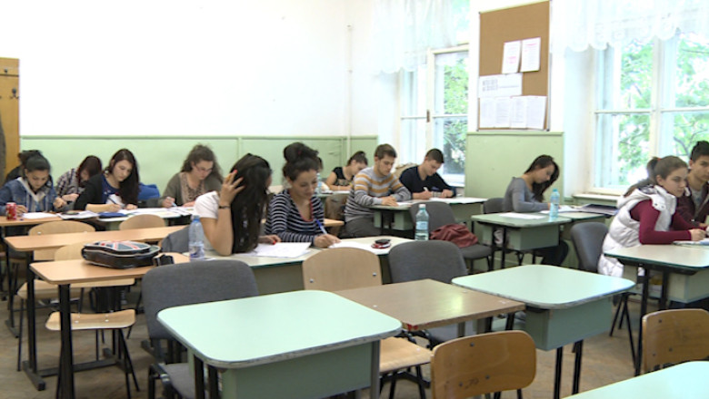 Clopotelul suna fara autorizatie Imagine