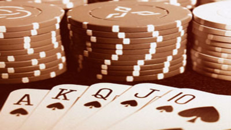 Club de poker, la Constanta. La turneul inaugural, premiul este de 7500 de euro Imagine