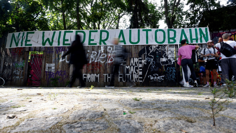 Clubberii si activistii de mediu din Berlin lupta impotriva extinderii autostrazii A100. Ce ii uneste Imagine