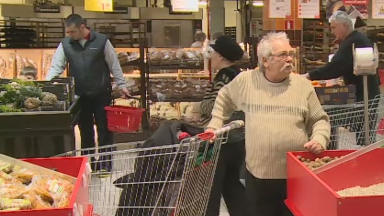 Clujenii au revenit in supermarketuri Imagine