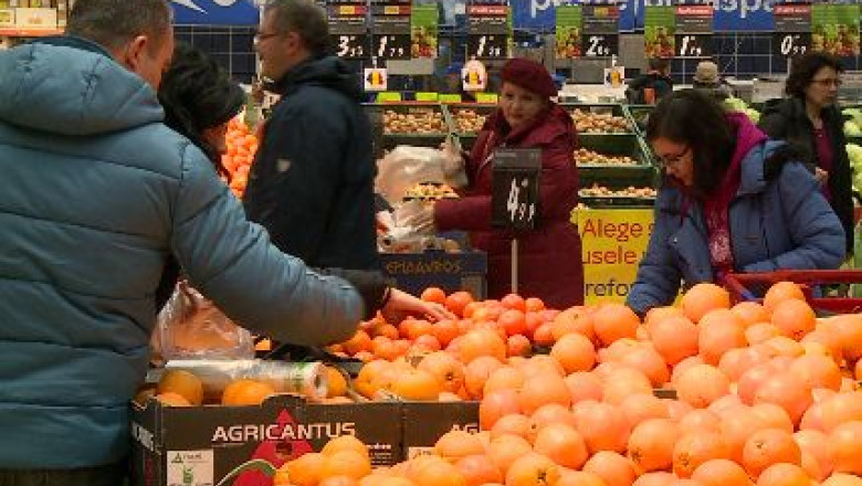 Clujenii, inapoi la cumparaturi. Aglomeratie a fost mai ales la raioanele cu fructe si legume Imagine