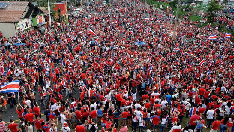 CM 2014. Jumatate din populatie a sarbatorit in strada calificarea Costa Ricai in sferturile de finala Imagine