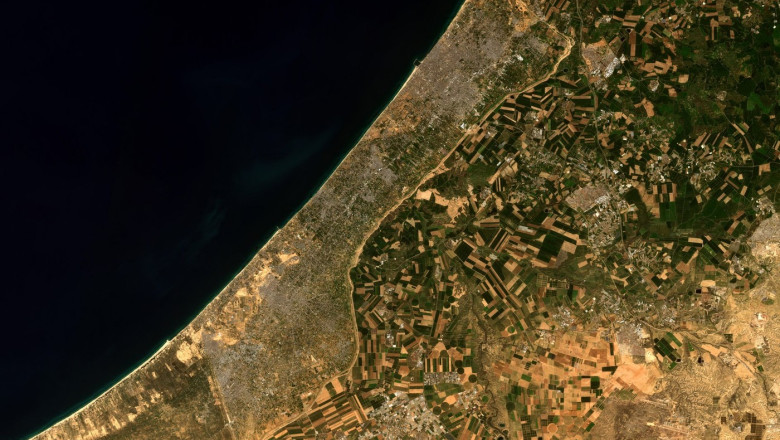 CNN: Armata israeliana construieste un drum care taie Fasia Gaza pana la mare pentru a controla teritoriul Imagine