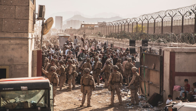 CNN: O noua filmare a atacului cu bomba din timpul retragerii trupelor americane din Afganistan contrazice raportul Pentagonului Imagine