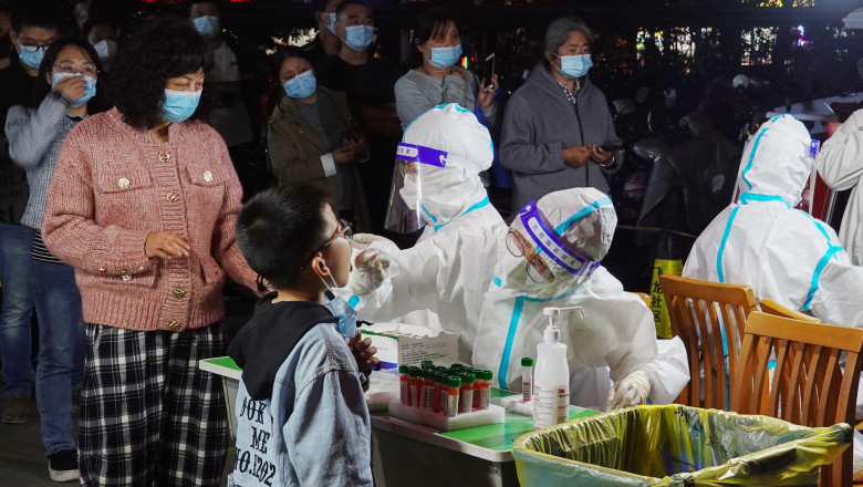 CNN: „Suntem ultima generatie”. Restrictiile pandemice dure din Shanghai intensifica furia cetatenilor si o criza a populatiei in China Imagine