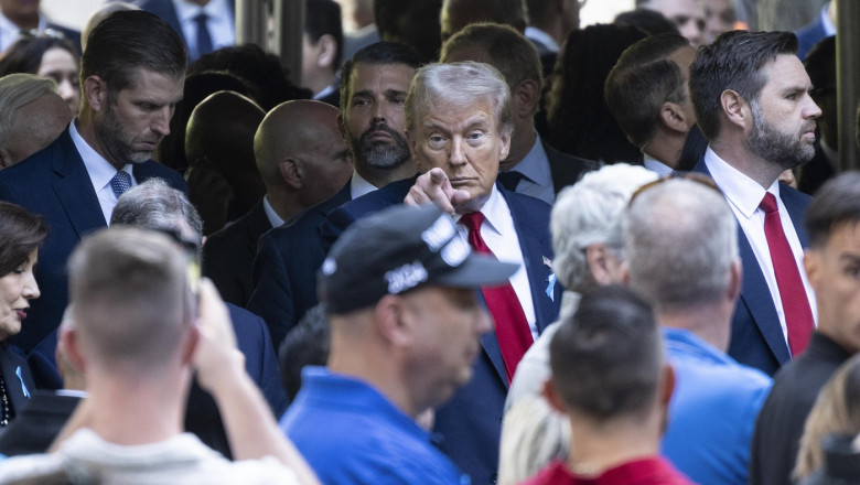 CNN: „Trump se ineaca in mlastina dezinformarii pe care tot el a creat-o. Cariera lui politica e o copie a deteriorarii social media” Imagine
