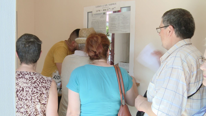 Coada la debransari. Pana pe 14 august se mai pot depune cereri la Apaterm Imagine