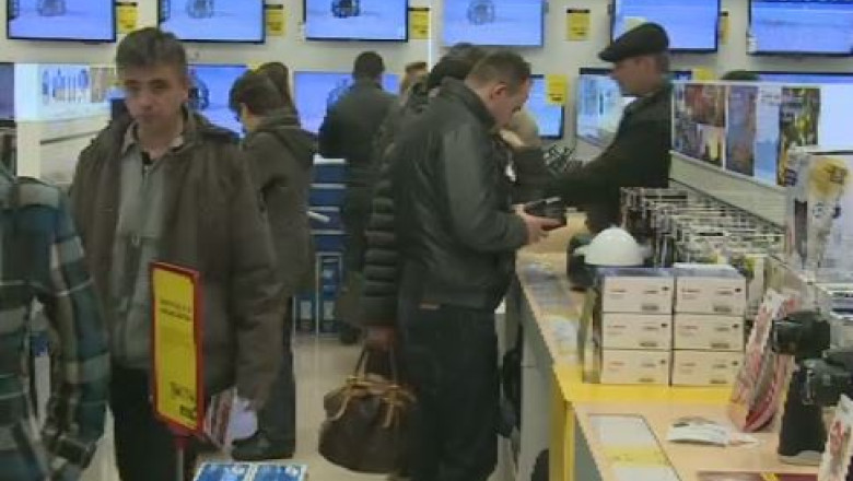 Coada la promotiile de Black Friday Imagine