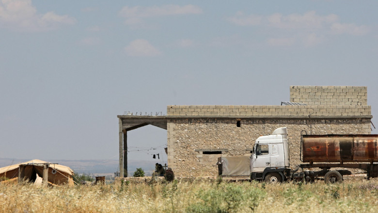 Coalitia militara a SUA din Orientul Mijlociu a capturat un lider important al ISIS intr-un raid de noapte in nordul Siriei Imagine
