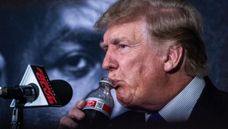 Coca-Cola anunta ca ar putea produce si mai multe ambalaje din plastic, dupa ce Trump a impus cresterea tarifelor la aluminiu Imagine