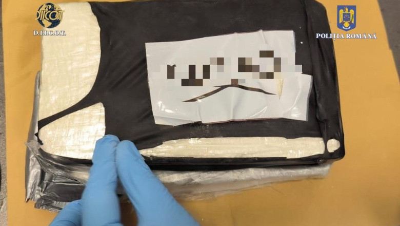 Cocaina la kilogram, trimisa prin curier din Belgia. Un barbat din Suceava a fost prins in flagrant si arestat chiar in ziua de Craciun Imagine