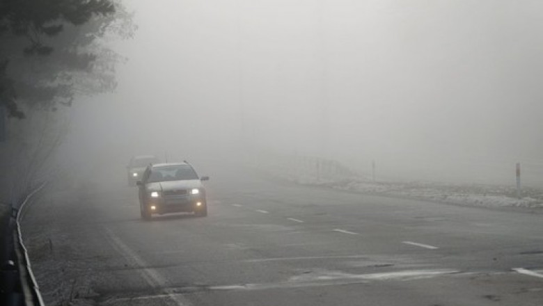Cod galben de ceata densa in localitati din zece judete, vineri dimineata Imagine