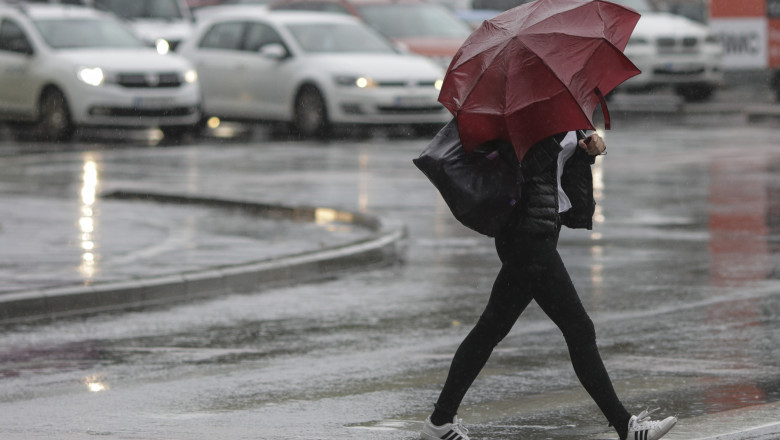 Cod galben de furtuni si grindina in mare parte din tara. Ploile vor continua pana maine Imagine
