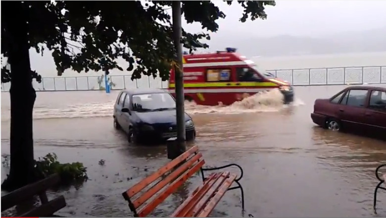 Cod galben de inundatii in 11 judete Imagine