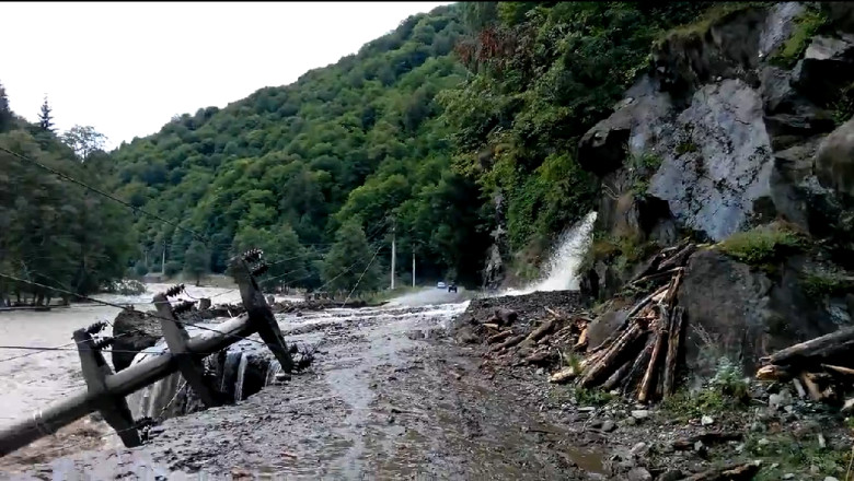 Cod galben de inundatii in trei judete Imagine