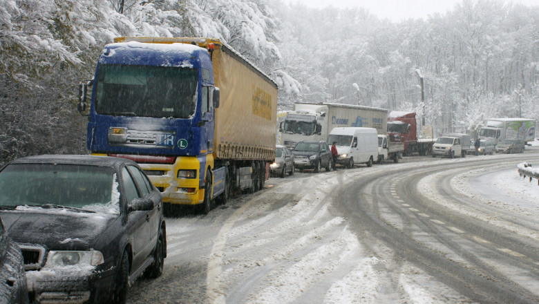 Cod galben de ninsori, polei si vant in zece judete din estul tarii Imagine
