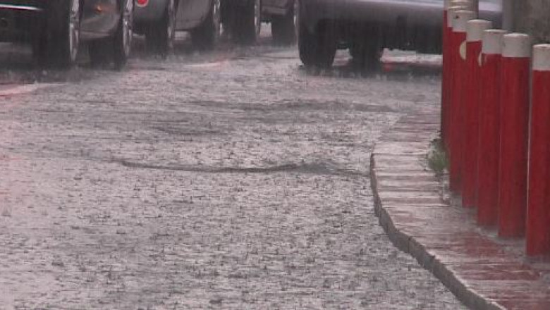 Cod galben de ploi. Avertizarea este valabila pana maine dimineata Imagine