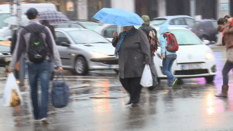 Cod galben de ploi si vant puternic in Oltenia   Imagine