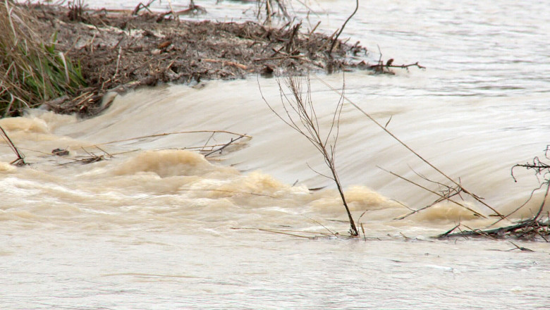 Cod portocaliu de inundatii in Dolj, Gorj si Mehedinti  Imagine