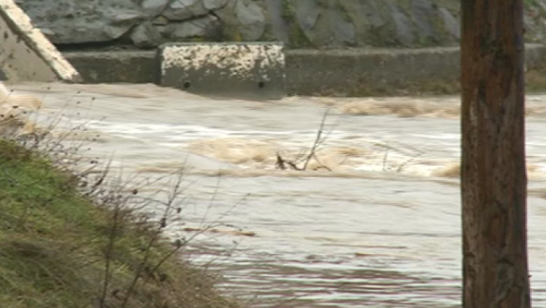 Cod portocaliu de inundatii in Dolj si Olt Imagine