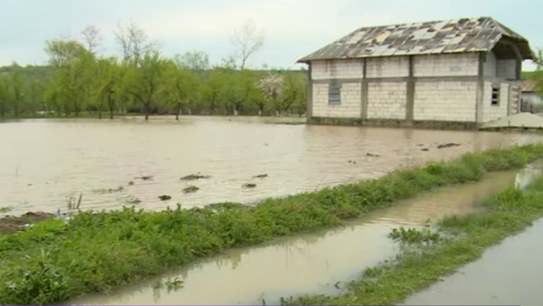 Cod portocaliu de inundatii in opt judete Imagine