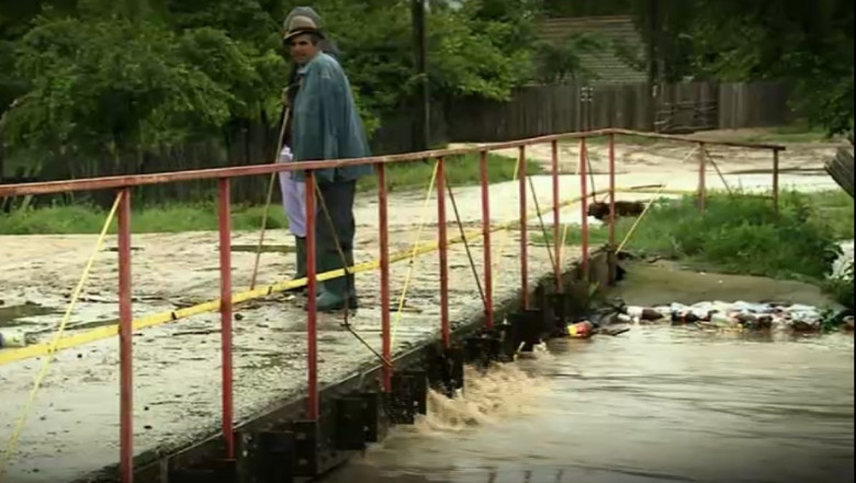 Cod portocaliu de inundatii pana joi la pranz Imagine