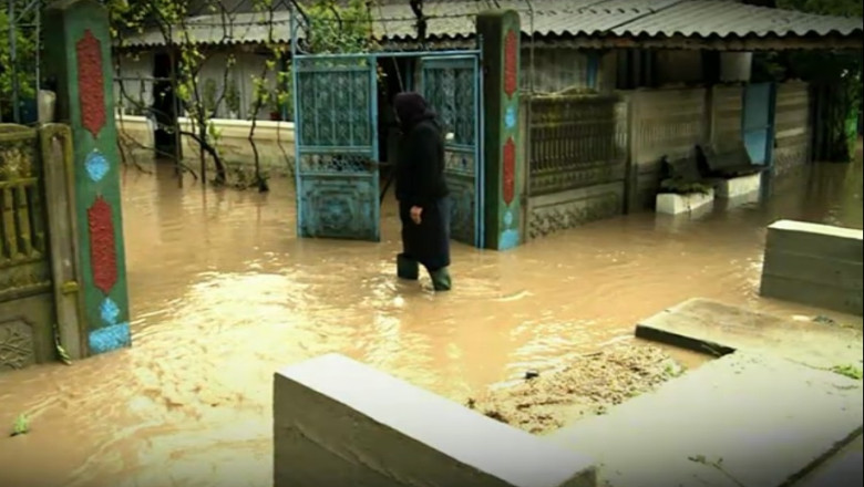 Cod portocaliu de inundatii pe Dunare. 150 de gospodarii au fost inundate, noaptea trecuta, in Arges Imagine