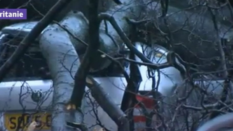 Cod rosu de furtuna in Europa. Doi oameni au murit in Marea Britanie Imagine