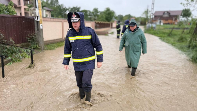 Cod rosu de inundatii in 12 judete ale tarii. A fost emis mesaj RO-ALERT. Recomandari pentru populatia din zonele afectate Imagine
