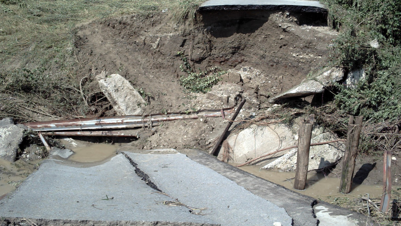 Cod rosu de inundatii in Mehedinti si cod galben in Suceava Imagine