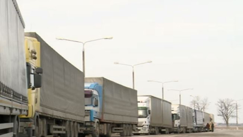 Cod rosu in Serbia. Sute de camioane sunt blocate in vamile Moravita, Jimbolia si Naidas Imagine