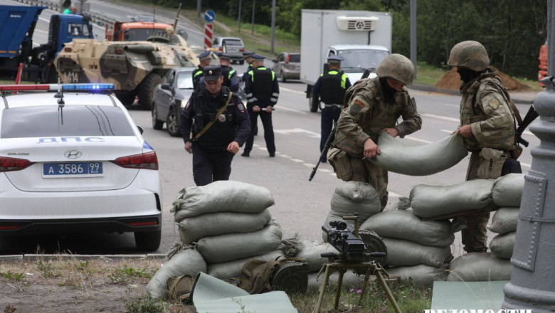 Cod rosu la Moscova: cuiburi de mitraliera instalate la intrarea in capitala Rusiei, masini blindate pe strazi, alerte cu bomba Imagine