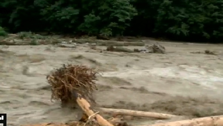 Codul galben de inundatii a fost restrans la noua judete, pana la miezul noptii Imagine