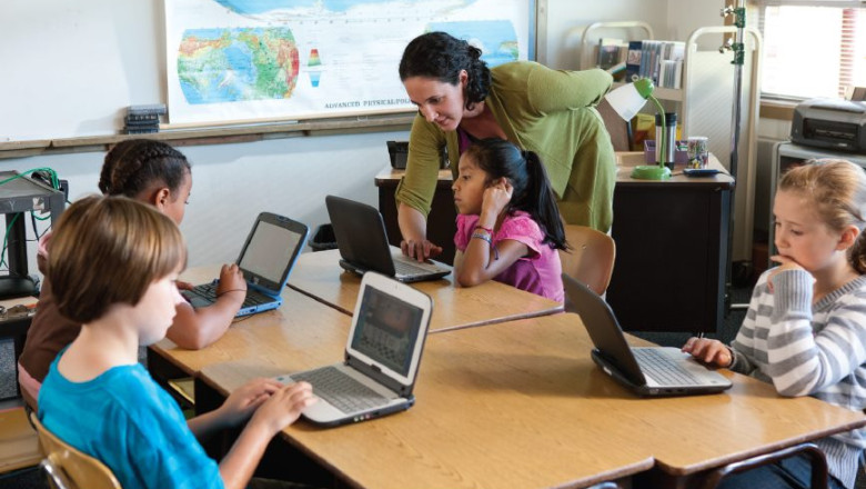 Colaborare Intel-Guvern: Un calculator pentru fiecare elev si fiecare profesor din tara Imagine