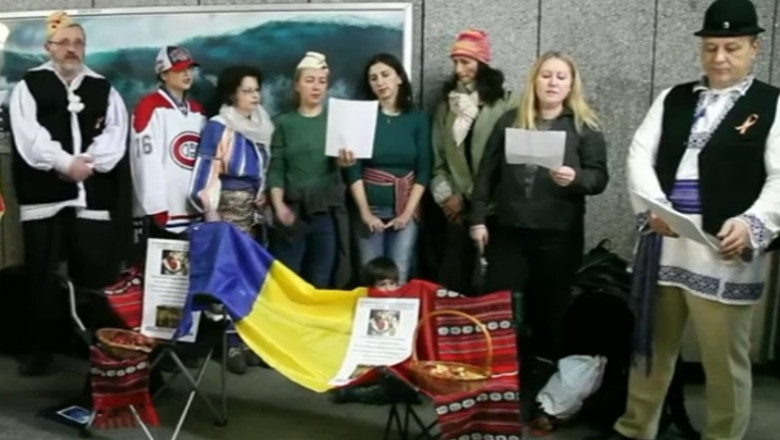 Colind romanesc la metroul din Montreal Imagine