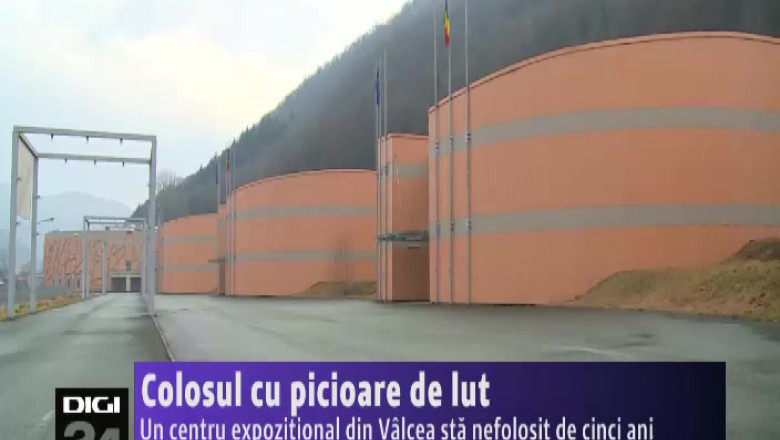 Colosul cu picioare de lut. Un centru expozitional din Valcea sta nefolosit de cinci ani   Imagine