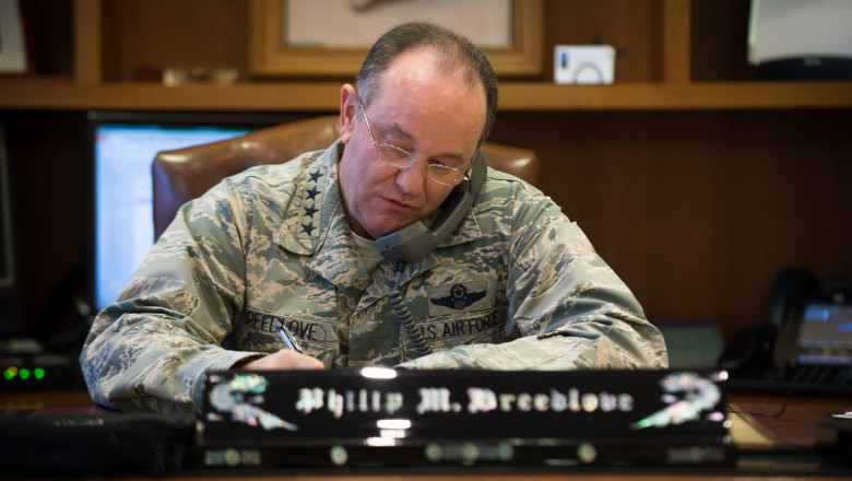 Comandantul fortelor NATO din Europa: Actiunile Rusiei in Crimeea vor afecta Marea Neagra Imagine