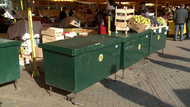 Comerciantii din piete, goniti de frig Imagine