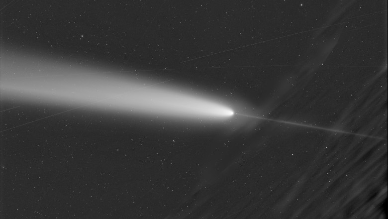 „Cometa secolulului” are doua cozi, dintre care una este indreptata inainte. Cum se explica fenomenul extrem de rar Imagine
