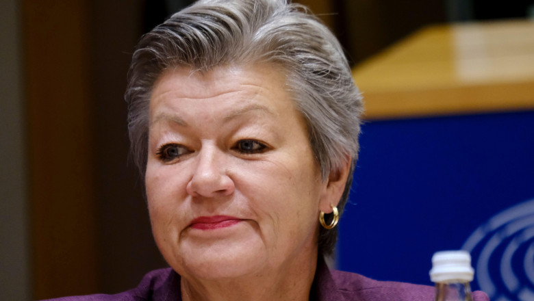 Comisara europeana pentru interne a fost filmata tricotand in timp ce Ursula von der Leyen sustinea discursul despre starea Uniunii Imagine